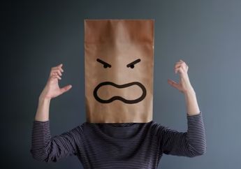 3 Shio Paling Sedih Hari Ini Kamis 11 Januari 2023, Shio Ular Terlalu Emosi sampai Frustasi