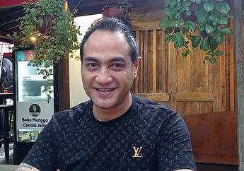 Posting Momen Lebaran Bareng Mantan Istri, Ferry Irawan dan Anggia Novita Rujuk?