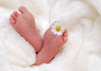 5 Arti Mimpi Memandikan Bayi, Sinyal Kedewasaan atau Soal Harapan Terpendam?