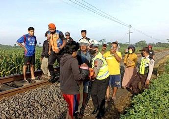 Sebuah Mobil Tertabrak KA Gaya Baru Malam Selatan di Klaten, Sopir dan Penumpang Jadi Korban