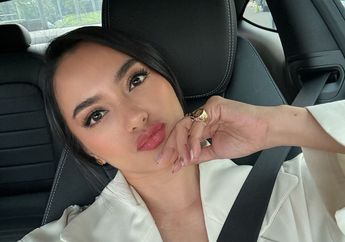 Tampil Cantik dengan Baju Bodo Bugis, Penampilan Ririn Ekawati Pulang Kampung ke Palu Banjir Pujian!