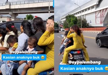 Bikin Geleng-geleng Kepala,&nbsp;Emak-emak ini Nekat&nbsp;Naik Motor Bonceng 7 Tanpa&nbsp;Pakai Helm di Jalan Raya Palembang