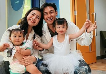 Rayakan Malam Natal 2025, Sosok Santa Klaus Muncul di Rumah Felicya Angelista dan Caesar Hito, Reaksi Anak-anaknya Bikin Haru
