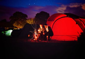 4 Arti Mimpi Berkemah, Tanda Kamu Sangat Mencintai dan Dicintai Orang-orang di Sekitarmu