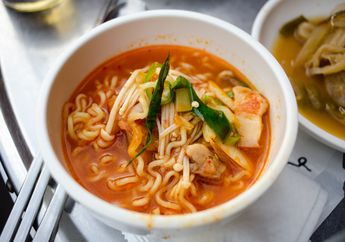 4 Arti Mimpi Makan Mie, Apakah Kamu Sedang Merasa Bahagia?  