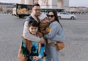 Definisi Ganteng Sejak Lahir, Foto Jadul Raffi Ahmad dengan Sang Ayah Dibongkar Amy Qanita, Wajahnya Plek Ketiplek Cipung