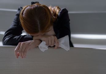 3 Arti Mimpi Menangis, Jadi Tanda&nbsp;Luapan Emosi Terpendam Sekaligus&nbsp;Bawa&nbsp;Keberuntungan