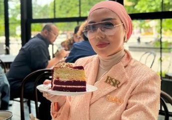 Masya Allah, Artis Cantik ini Bangunkan Masjid Megah Buat Ibundanya yang Meninggal Dunia di Pesawat: ini Hadiah Buat Mama....