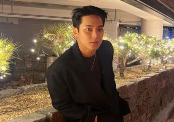 Uniknya Penampilan Mingyu SEVENTEEN di Postingan Terbaru Instagram, Alas Kaki yang Dipakai Bikin Salfok, Segini Harganya