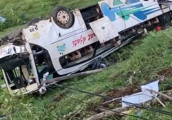 Innalillahi, Bus&nbsp;Pariwisata Terguling ke Jurang di Jalur Puncak, Sempat Hilang Kendali hingga Menabrak Pembatas