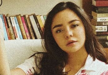 Artis Cantik ini Alami Patah Tulang Kaki Saat Baru Bangun Tidur, Kejadian Janggal ini Jadi Penyebabnya