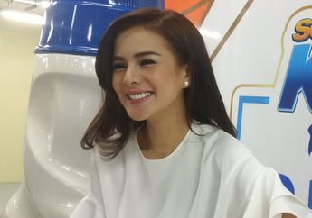 Astrid Tiar Ajarkan Hidup Sederhana hingga Tak Pernah Manjakan dan Beri Hadiah pada Anaknya, Gaya Parenting sang Presenter Jadi Sorotan