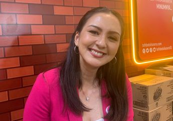 17 Tahun Menikah dengan Darius Sinathrya, Dona Agnesia Bocorkan Tips Langgeng Membina Rumah Tangga