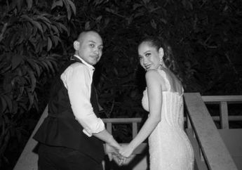 Peringati 4 Tahun Meninggalnya Ashraf Sinclair, BCL Nyekar Bareng Tiko Aryawardhana, sang Penyanyi Ungkap Tak Pernah Lepaskan Cinta: Little by Little..