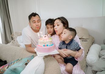 Nagita Slavina Mewek Baca Surat dari Rafathar, Anak Raffi Ahmad Mendadak Minta Adik Lagi: Kembar Cewek dan Cowok!