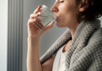 5 Manfaat Minum Air Hangat Saat Berpuasa di Bulan Ramadan 2024, Detoksifikasi hingga Tenangkan Pikiran