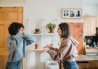 5 Arti Mimpi Berkelahi Peringatkan Kamu untuk Perbaiki Hubungan dengan Orang Sekitar, Simak Penjelasannya