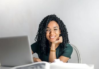 3 Keberuntungan Shio Kuda di Tahun Naga, Asmara hingga Karier yang Tepat!