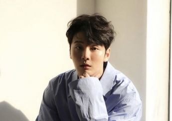 Setelah 8 Tahun Bersama, Yoon Si Yoon Resmi Hengkang dari MOA Entertainment