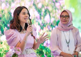 Sibuk Jadi Artis, Astrid Tiar Ajak Anak Cuci Pakaian untuk Quality Time Bersama