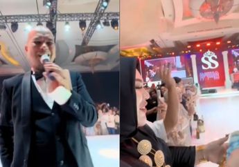 Bikin Iri, Ahmad Dhani Mendadak Dapat Saweran Uang Segepok dari Emak-emak saat Manggung, Netizen: Menabur Garam di Laut