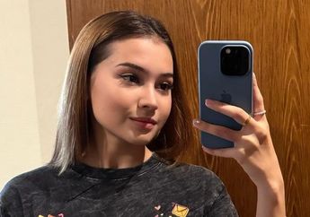 Sandrinna Michelle Gala Premiere Film Bareng Pacar, Tengok Gayanya Berbalut Busana nan Unik!