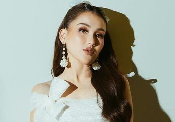 Bayangannya Aja Cantik, Ayu Ting Ting Semakin Memikat Hati dalam Balutan Dress Mini Serba Putih!