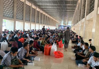 Masjid Istiqlal Bagikan 4.000 Takjil Gratis, Masyarakat Jakarta dan Sekitarnya Antusias Berdatangan