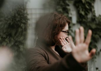 5 Shio yang Punya Malu Segunung, Cela Setitik Alarm Hati Langsung Berderik