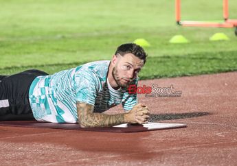 Penyebab Marc Klok Nyempil di Tribun ketika Persib Bandung Mengalahkan Madura United 3-0