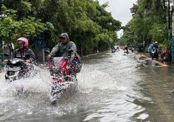 Jakarta Terisolasi, Bajir di Malam Imlek Bikin Puluhan Wilayah Tergenang