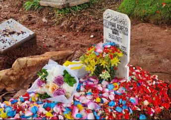 Dua Nama Tertulis di Nisan Stevie Agnecya, Salah Satunya Bernuansa Islami dengan Makna yang Indah