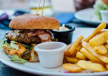 5 Shio Paling Suka Traktir Teman, Siapa Aja nih si Murah Hati?