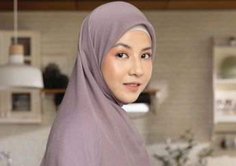 Ingin Tampil Santun di Bulan Ramadan? Intip Potret Santun Natasha Rizky Kenakan Abaya Hijau!