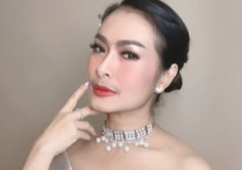 Iis Dahlia Tampil Percaya Diri Tanpa Makeup saat Sahur Ramadan 2024, Netizen Justru Salfok dengan Hal yang Ada di Wajah sang Penyanyi: Cantik Maskulin