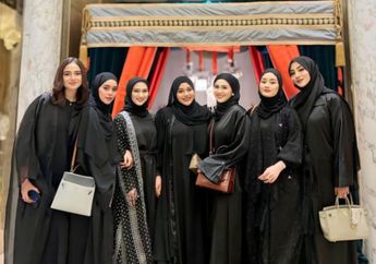 Geng Mamayu Gelar Agenda Bukber Ramadan 2024, Aurel Hermansyah Cs Tampil Kompak dan Cantik dengan Balutan Busana Nuansa Hitam