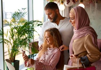 Asal Usul Sejarah Tradisi Beli Baju Lebaran di Indonesia, Ternyata Sudah Ada Sejak Penjajahan Belanda?