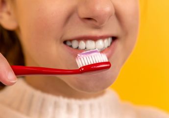 Waktu Sikat Gigi yang Tepat di Bulan Ramadan, Bolehkah Dilakukan Setelah Adzan Subuh?