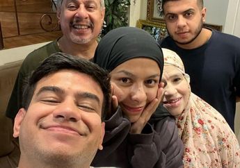 Sering Kena Kepret, Intip Momen Fadil Jaidi dan Pak Muh Kompak Foto Bareng Sekeluarga Pakai Outfit Senada, Netizen Soroti: Akhirnya Rukun Juga..