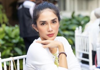 Aksi Keren Ussy Sulistyawati Masak 8 Masakan Saat Lebaran 2024, Nekat Ngemper Pakai Daster Emak-Emak Demi Rayakan Idul Fitri!