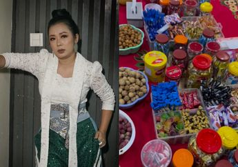 Berjuluk Juragan Tajir, Soimah Bagikan Suasana Lebaran 2024 di Rumahnya, Jajanannya Lengkap Banget!