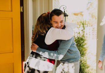 5 Arti Mimpi Kedatangan Tamu di Rumah, Tanda Terlalu Stres, Bisa Jadi Anda Terbebani oleh Tanggung Jawab Berat!