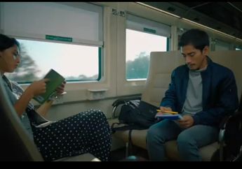 Menonton Aksi Bio One dan Aghniny Haque Dalam Film Kereta