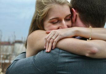 5 Shio yang Ditakdirkan Berjodoh, Kerbau dan Ayam Punya Kecocokan yang Kuat!