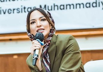 Intip OOTD Simpel dan Elegan ala Nia Ramadhani Saat Liburan, Gaya Modisnya Bisa Kamu Tiru!