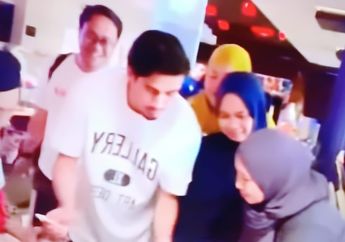 Nathan Tjoe-A-On Diserbu Emak-emak Usai Kembali ke Hotel, Ini yang Terjadi 