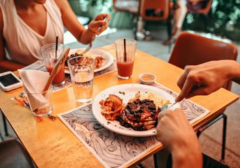 3 Arti Mimpi Makan, Jadi Pertanda Emosi dalam Dirimu, Ada Apa?