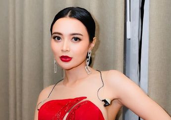 Baju Merah Jangan Sampai Lolos, Gaya Wika Salim Kenakan Mini Dress Merah Menyala!