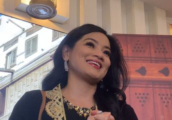 Titi Kamal Ungkap Pengalaman Umroh Bareng Christian Sugiono, Kunjungi Tempat-tempat Bersejarah Ini