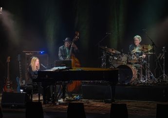 Diana Krall Sukses Pukau Penonton dalam Konser Tunggal Bertajuk Diana Krall Live in Jakarta 2024